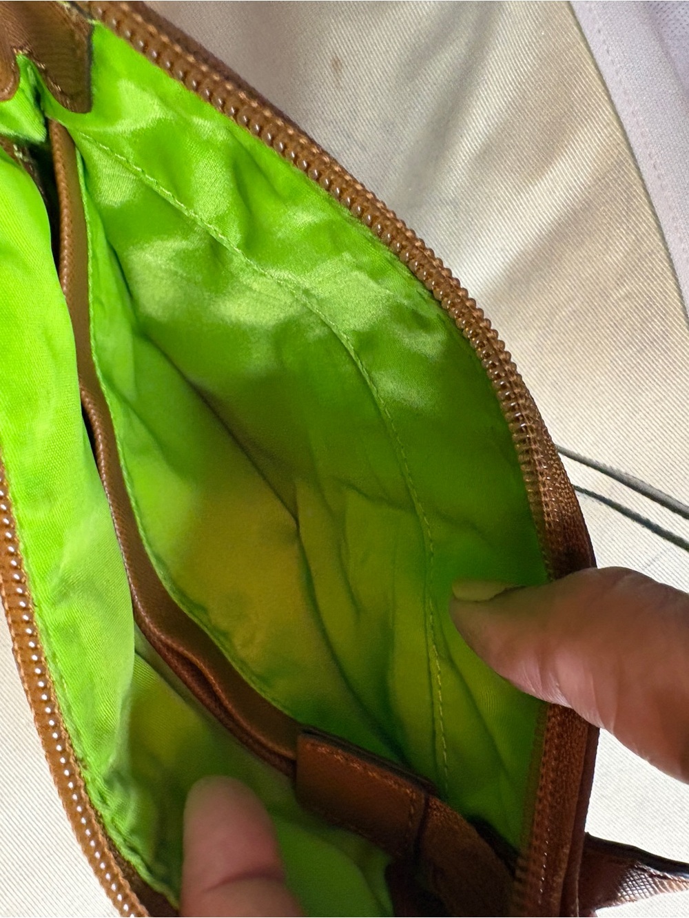 Michael Michael Kors Kempton Crossbody W Lime Inside. Callout - Picture 5 of 11